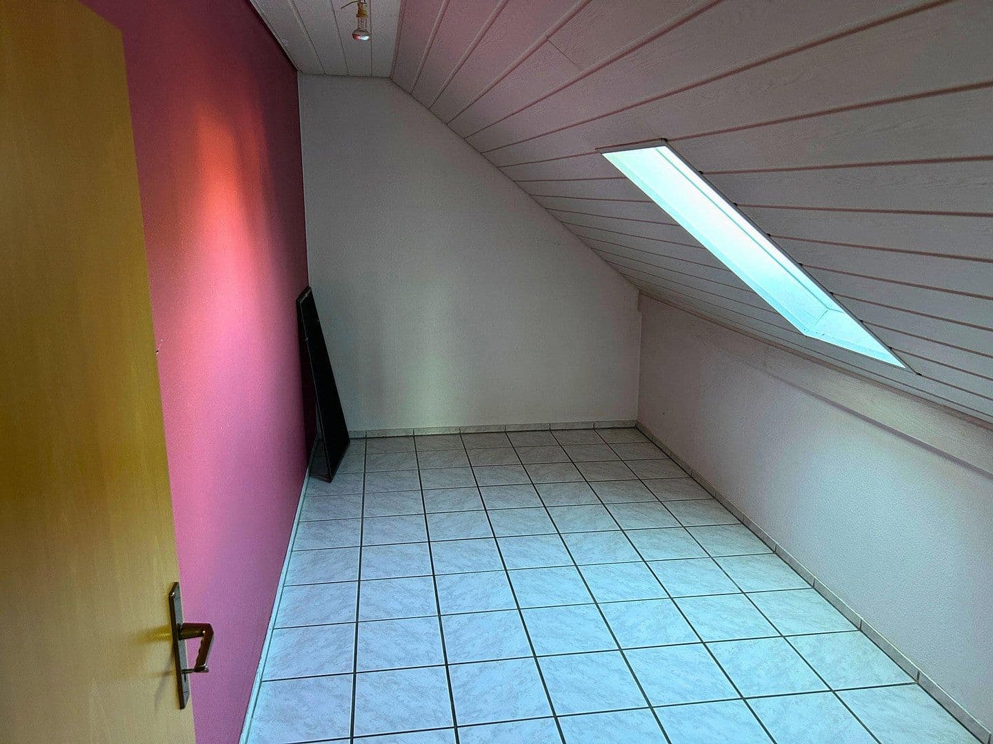 Pronájem bytu 3+kk 85 m², Wüstenrot, Bádensko-Württembersko Pronájem bytu 3+kk 85 m², Wüstenrot, Bádensko-Württembersko