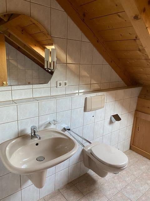 Pronájem bytu 3+kk 150 m², Dorfstr.6, Grafing, Bavorsko Pronájem bytu 3+kk 150 m², Dorfstr.6, Grafing, Bavorsko