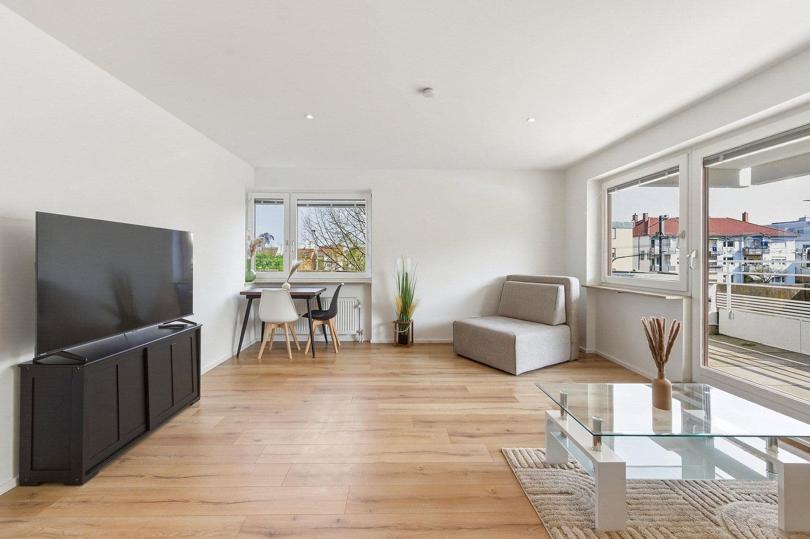 Pronájem bytu 5+1 118 m², Moltkestraße 54, Heilbronn, Bádensko-Württembersko Pronájem bytu 5+1 118 m², Moltkestraße 54, Heilbronn, Bádensko-Württembersko