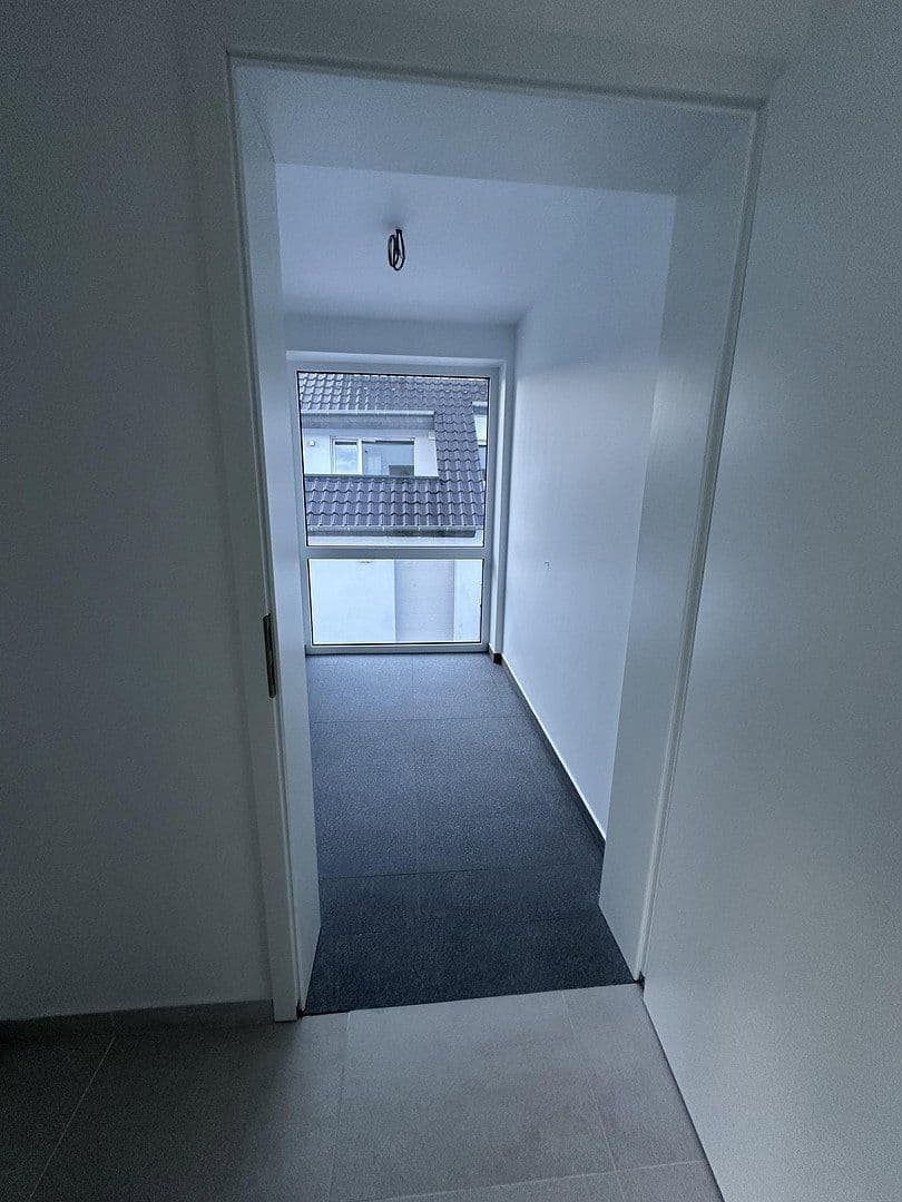 Pronájem bytu 3+1 65 m², Hundert-Morgen-Str. 2B, Kelsterbach, Hessen Pronájem bytu 3+1 65 m², Hundert-Morgen-Str. 2B, Kelsterbach, Hessen