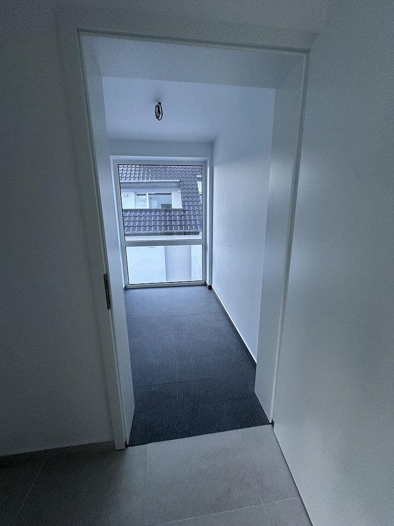 Pronájem bytu 3+1 65 m², Hundert-Morgen-Str. 2B, Kelsterbach, Hessen Pronájem bytu 3+1 65 m², Hundert-Morgen-Str. 2B, Kelsterbach, Hessen