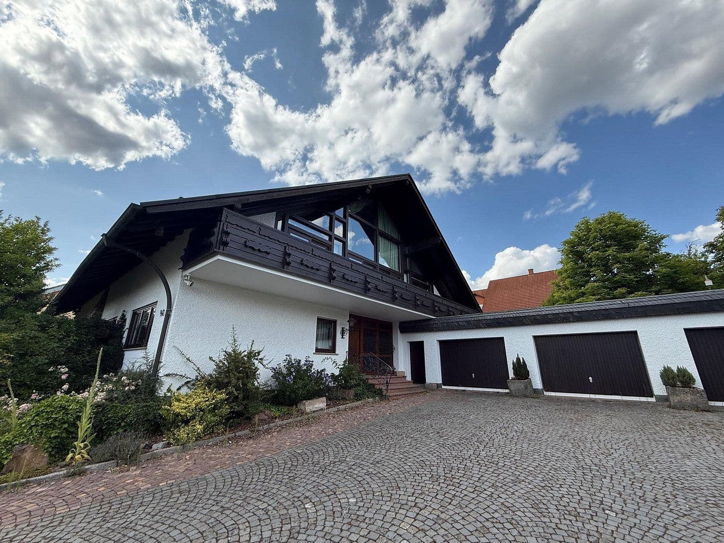 Prodej domu 478 m², pozemek 1.827 m², Neuhof, Hessen Prodej domu 478 m², pozemek 1.827 m², Neuhof, Hessen