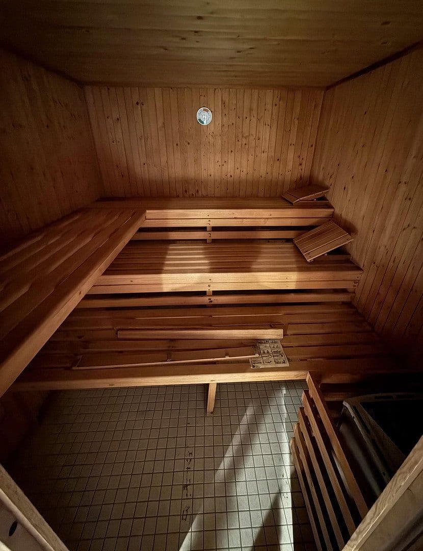 Prodej domu 478 m², pozemek 1.827 m², Neuhof, Hessen Prodej domu 478 m², pozemek 1.827 m², Neuhof, Hessen