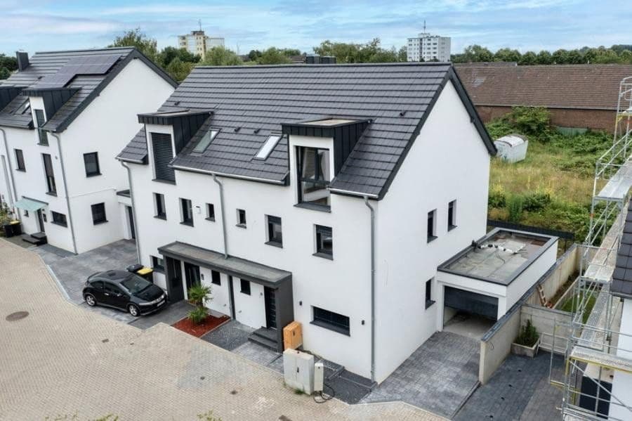 Prodej domu 212 m², pozemek 182 m², Am Blumenfeld 23 A, Meerbusch, Severní Porýní-Vestfálsko Prodej domu 212 m², pozemek 182 m², Am Blumenfeld 23 A, Meerbusch, Severní Porýní-Vestfálsko