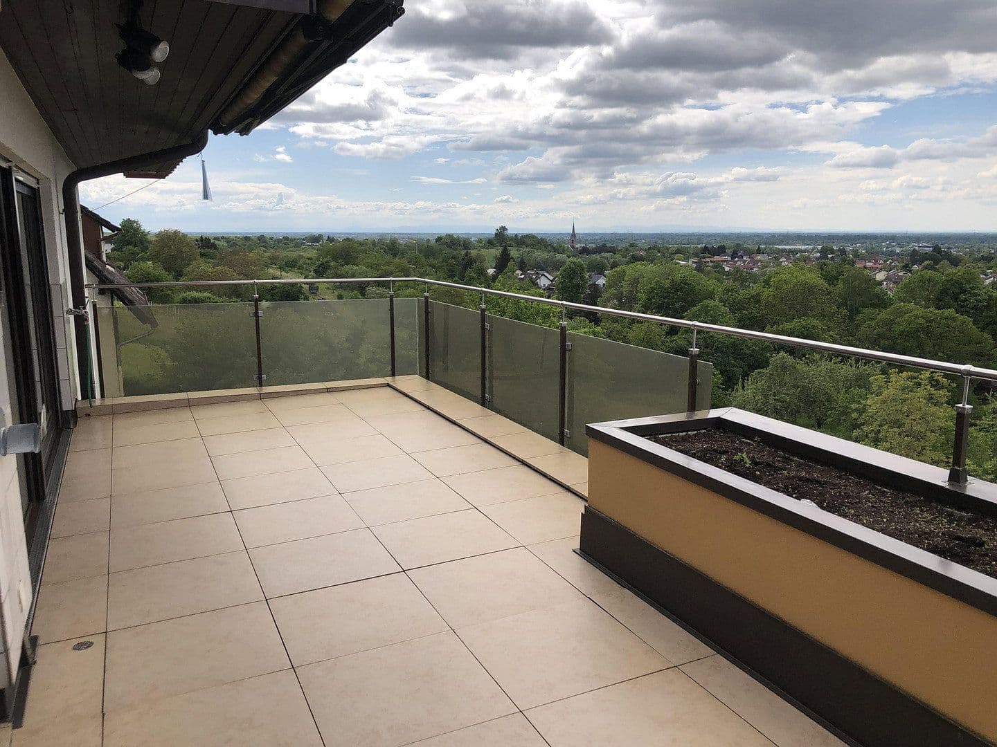 Pronájem bytu 5+1 196 m², Baden-Baden, Bádensko-Württembersko Pronájem bytu 5+1 196 m², Baden-Baden, Bádensko-Württembersko