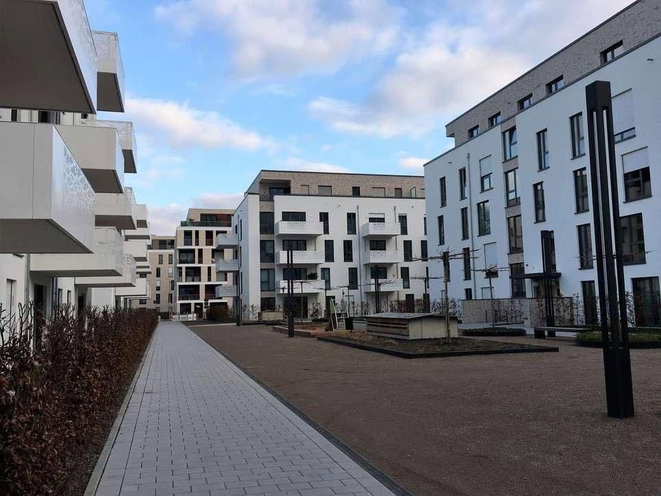 Pronájem bytu 2+1 76 m², Köln, Severní Porýní-Vestfálsko Pronájem bytu 2+1 76 m², Köln, Severní Porýní-Vestfálsko