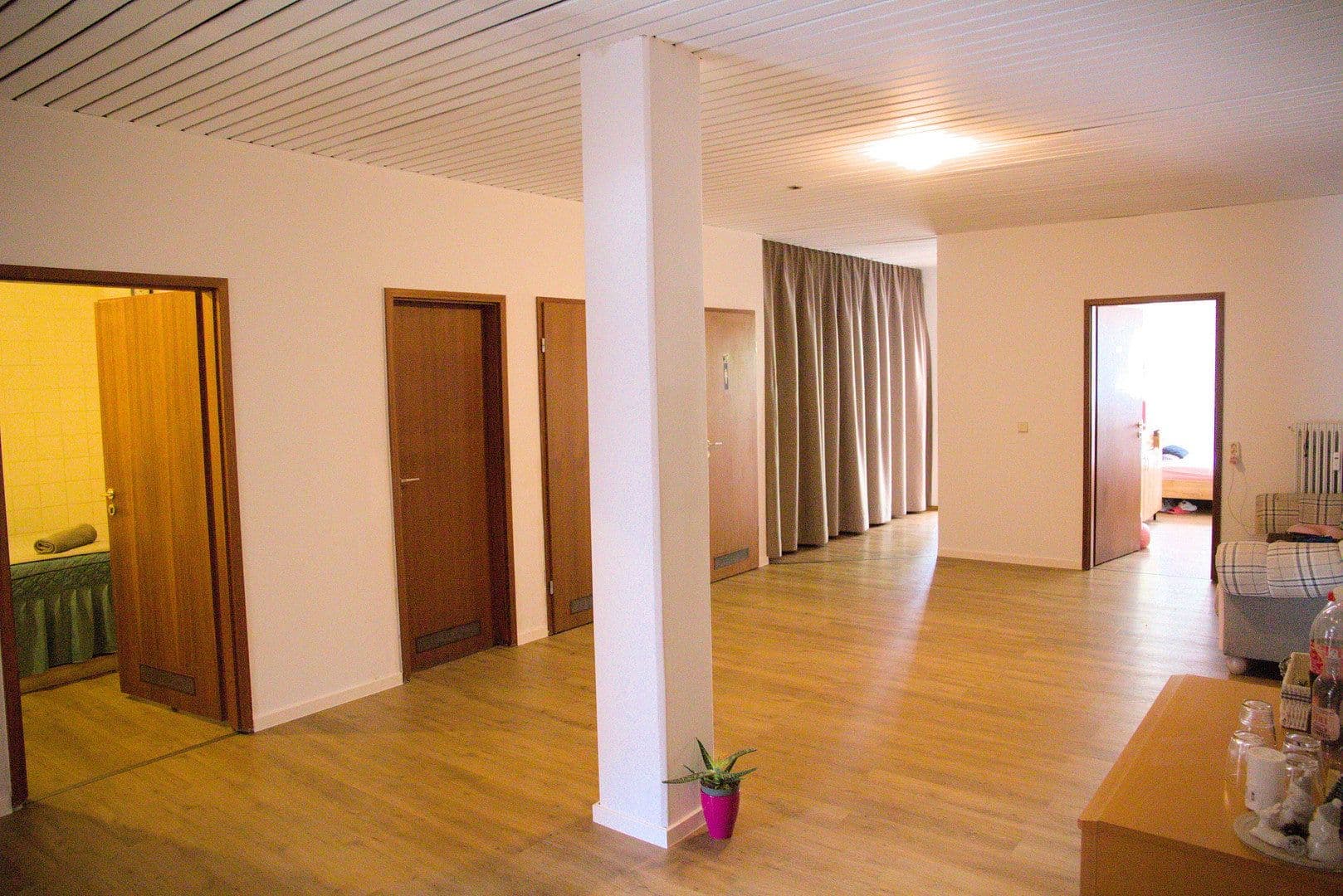 Pronájem kanceláře 160 m², Hauptstr. 17, Titisee-Neustadt, Bádensko-Württembersko Pronájem kanceláře 160 m², Hauptstr. 17, Titisee-Neustadt, Bádensko-Württembersko