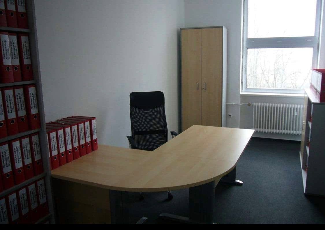 Pronájem kanceláře 280 m², Leibnizstraße 3, Nagold, Bádensko-Württembersko Pronájem kanceláře 280 m², Leibnizstraße 3, Nagold, Bádensko-Württembersko