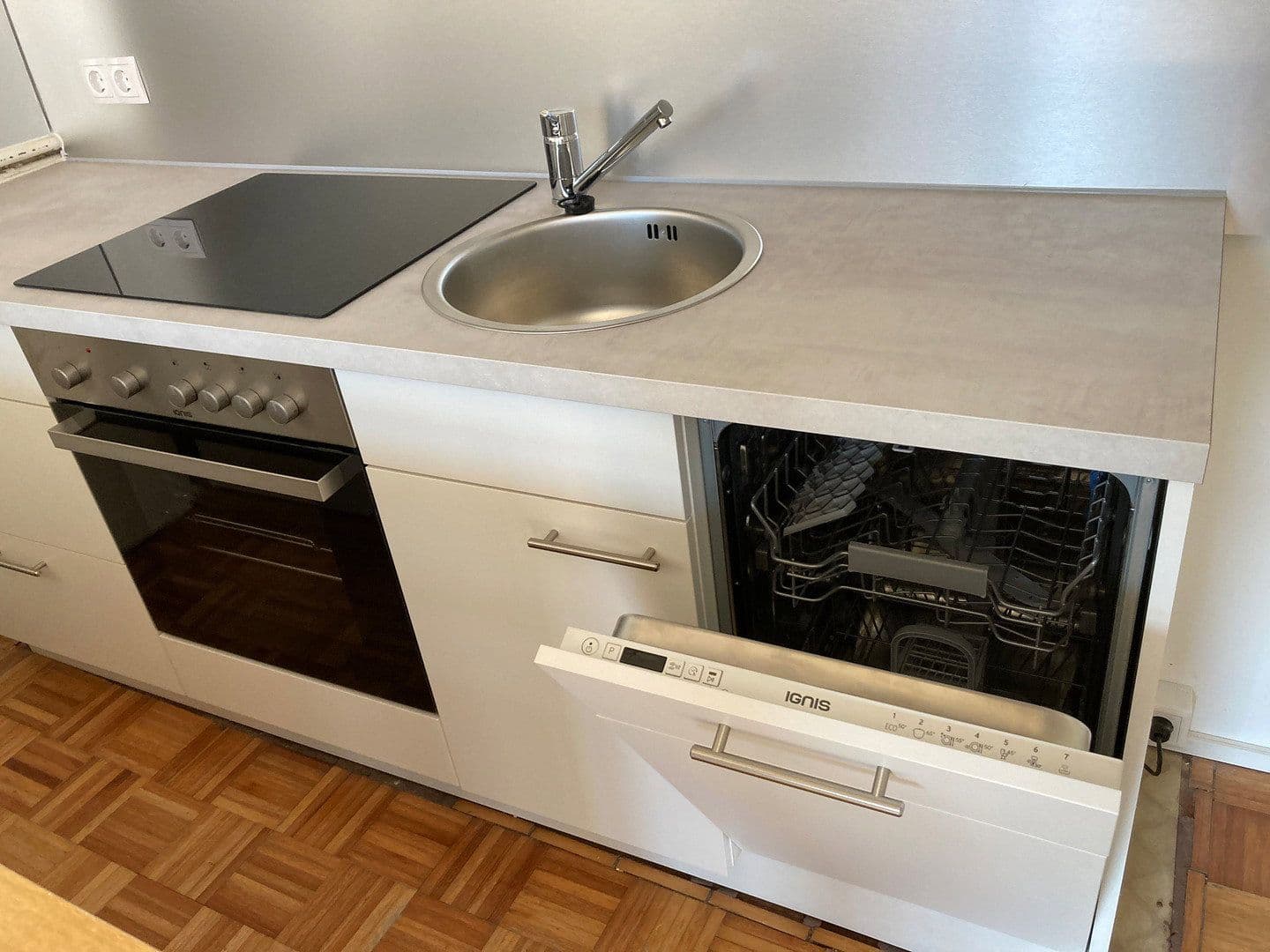 Pronájem bytu 1+1 40 m², Braunschweig, Dolní Sasko Pronájem bytu 1+1 40 m², Braunschweig, Dolní Sasko