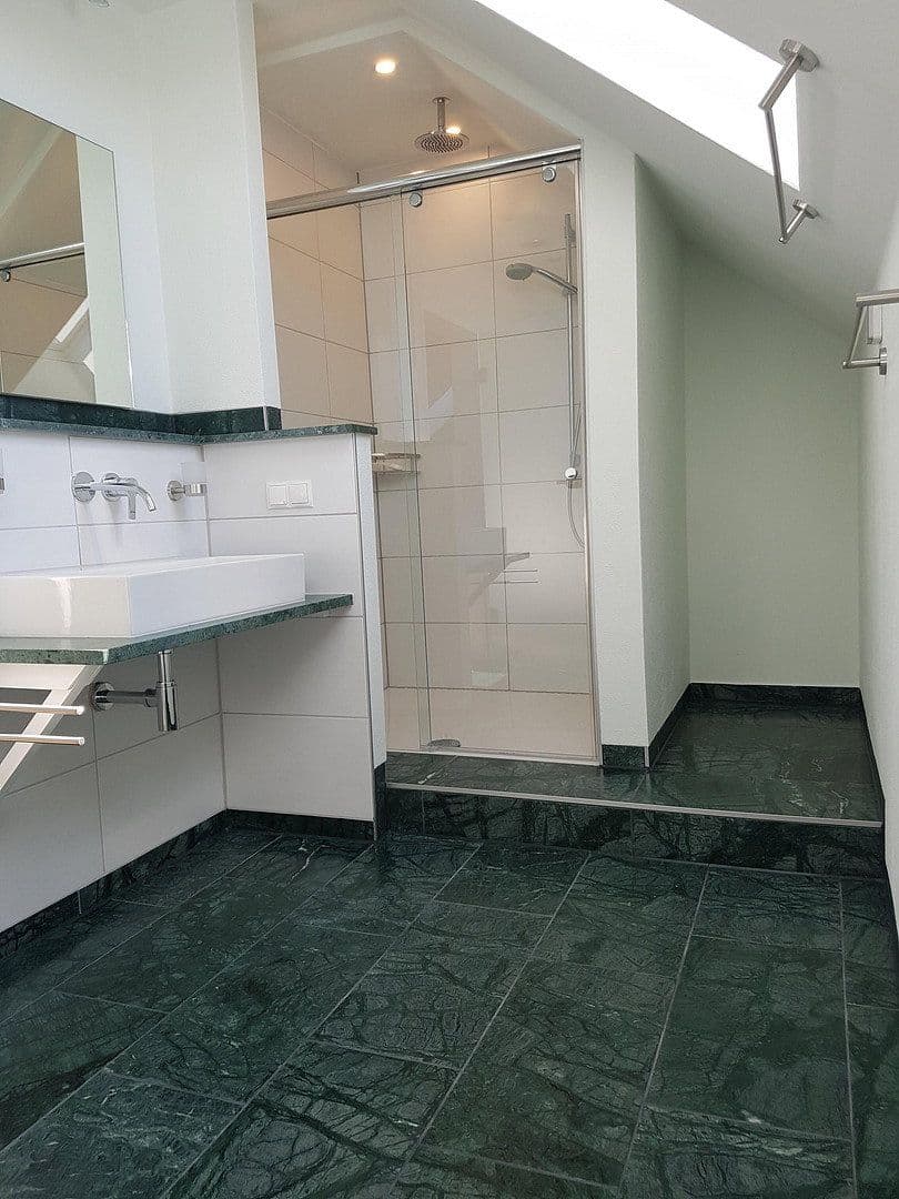 Pronájem bytu 4+1 130 m², Allgäuer Straße 8, Wolfertschwenden, Bavorsko Pronájem bytu 4+1 130 m², Allgäuer Straße 8, Wolfertschwenden, Bavorsko