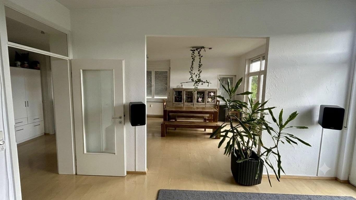 Pronájem bytu 6+1 146 m², Nürtingen, Bádensko-Württembersko Pronájem bytu 6+1 146 m², Nürtingen, Bádensko-Württembersko