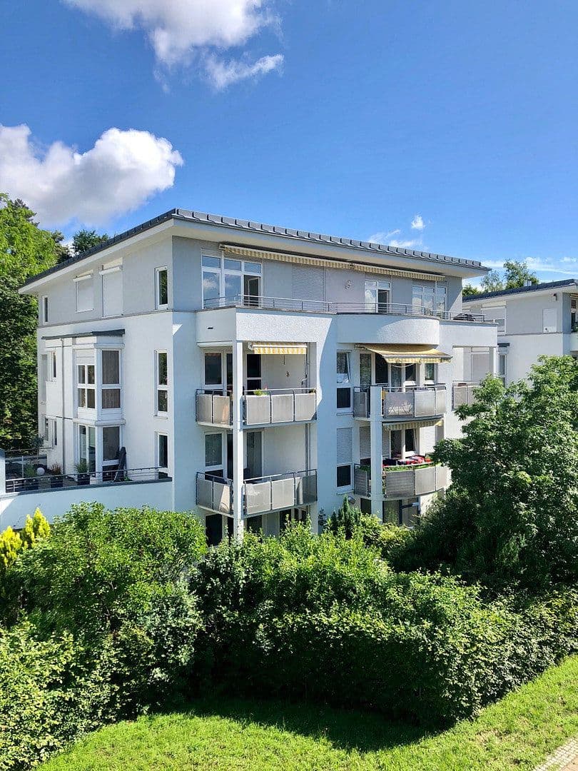 Pronájem bytu 6+1 146 m², Nürtingen, Bádensko-Württembersko Pronájem bytu 6+1 146 m², Nürtingen, Bádensko-Württembersko
