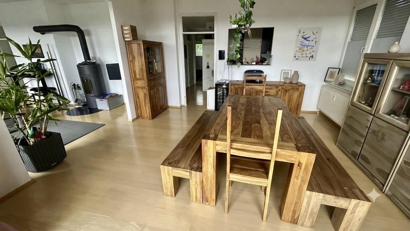 Pronájem bytu 6+1 146 m², Nürtingen, Bádensko-Württembersko Pronájem bytu 6+1 146 m², Nürtingen, Bádensko-Württembersko
