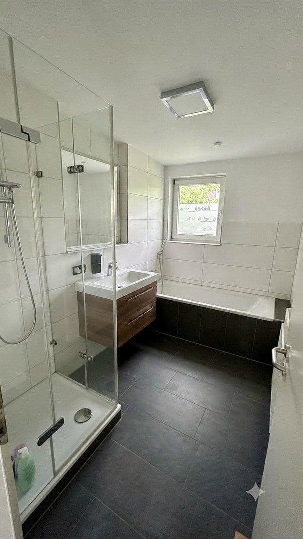Pronájem bytu 6+1 146 m², Nürtingen, Bádensko-Württembersko Pronájem bytu 6+1 146 m², Nürtingen, Bádensko-Württembersko