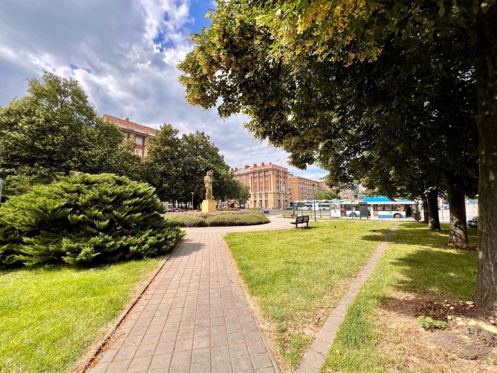 Pronájem nebytového prostoru 56 m², Alšovo náměstí, Ostrava, Moravskoslezský kraj Pronájem nebytového prostoru 56 m², Alšovo náměstí, Ostrava, Moravskoslezský kraj