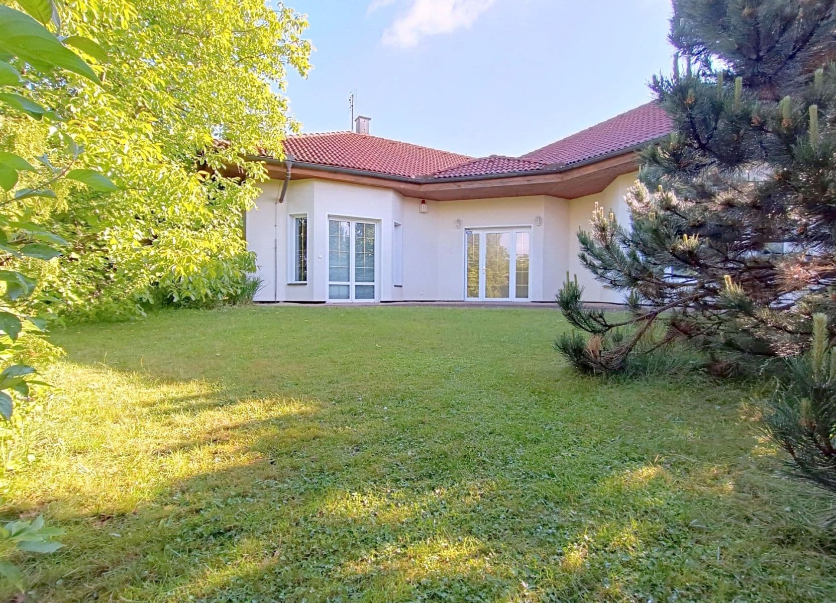 Prodej domu 180 m², pozemek 1.020 m², Ve Skále, Šestajovice, Středočeský kraj Prodej domu 180 m², pozemek 1.020 m², Ve Skále, Šestajovice, Středočeský kraj
