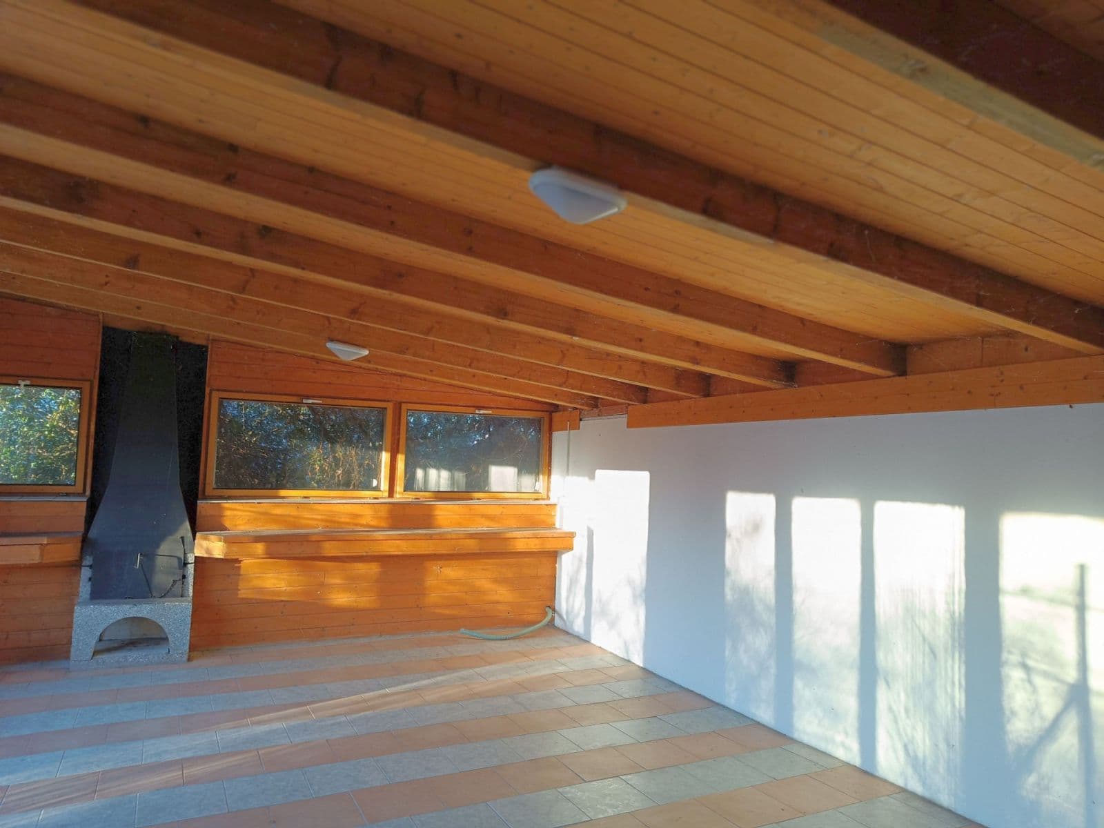Prodej domu 180 m², pozemek 1.020 m², Ve Skále, Šestajovice, Středočeský kraj Prodej domu 180 m², pozemek 1.020 m², Ve Skále, Šestajovice, Středočeský kraj