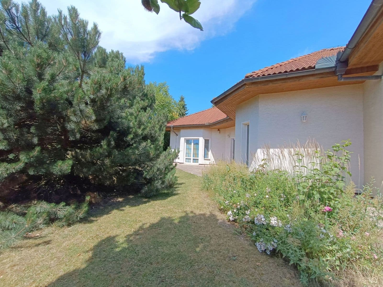 Prodej domu 180 m², pozemek 1.020 m², Ve Skále, Šestajovice, Středočeský kraj Prodej domu 180 m², pozemek 1.020 m², Ve Skále, Šestajovice, Středočeský kraj