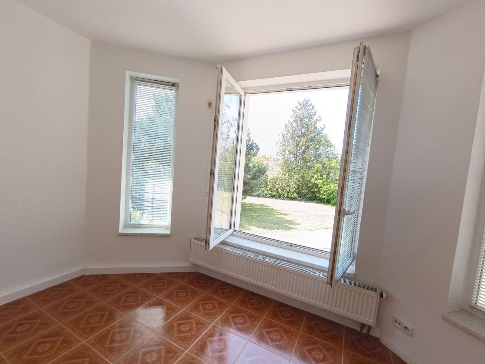Prodej domu 180 m², pozemek 1.020 m², Ve Skále, Šestajovice, Středočeský kraj Prodej domu 180 m², pozemek 1.020 m², Ve Skále, Šestajovice, Středočeský kraj