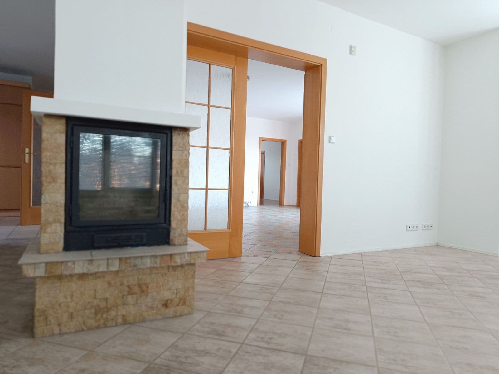 Prodej domu 180 m², pozemek 1.020 m², Ve Skále, Šestajovice, Středočeský kraj Prodej domu 180 m², pozemek 1.020 m², Ve Skále, Šestajovice, Středočeský kraj