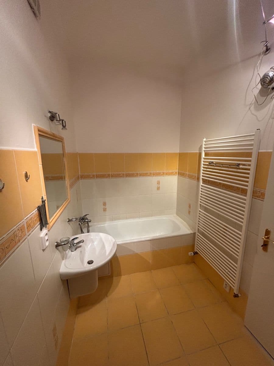 Pronájem bytu 2+1 58 m², Marie Cibulkové, Praha, Praha Pronájem bytu 2+1 58 m², Marie Cibulkové, Praha, Praha