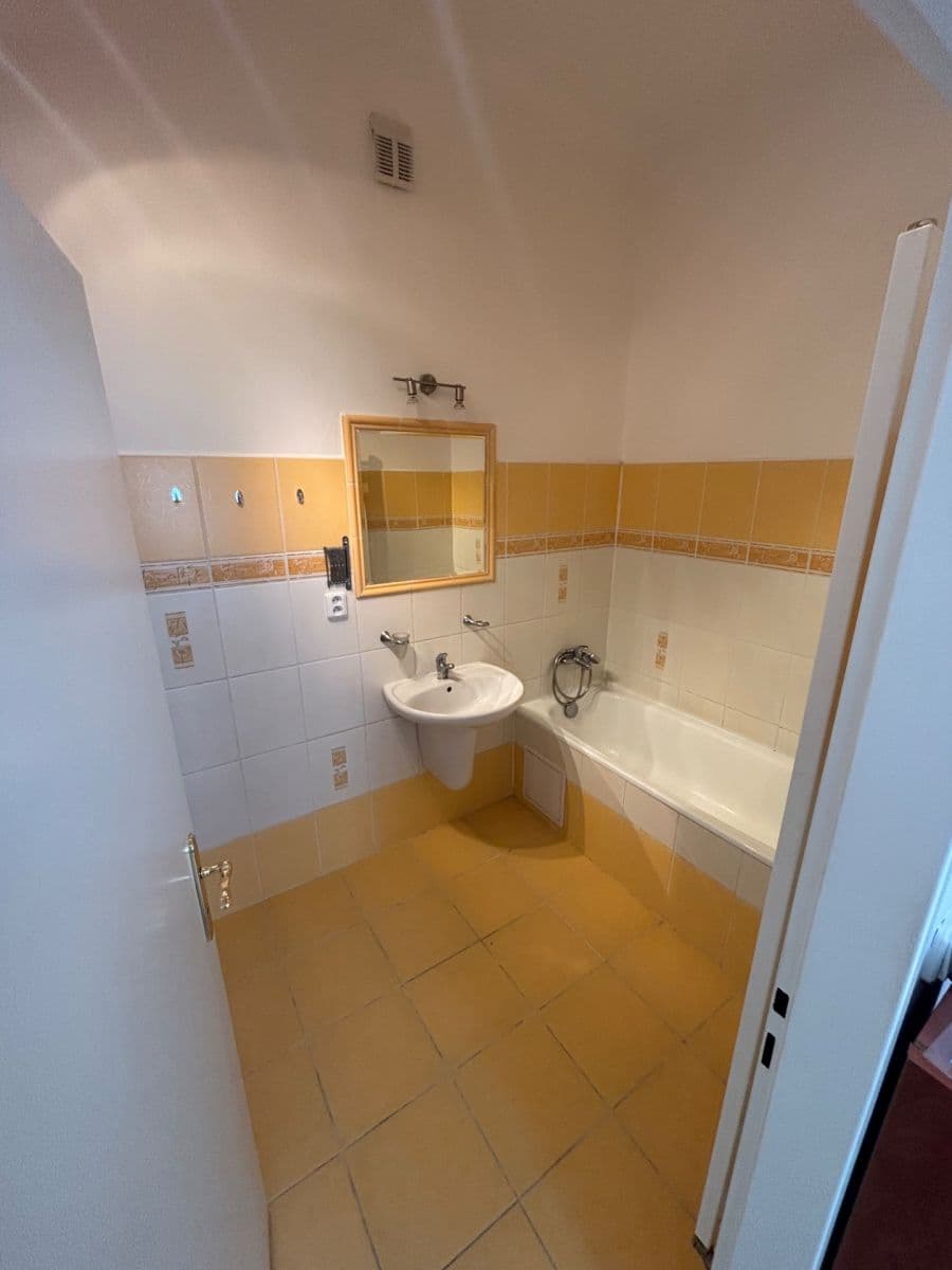 Pronájem bytu 2+1 58 m², Marie Cibulkové, Praha, Praha Pronájem bytu 2+1 58 m², Marie Cibulkové, Praha, Praha