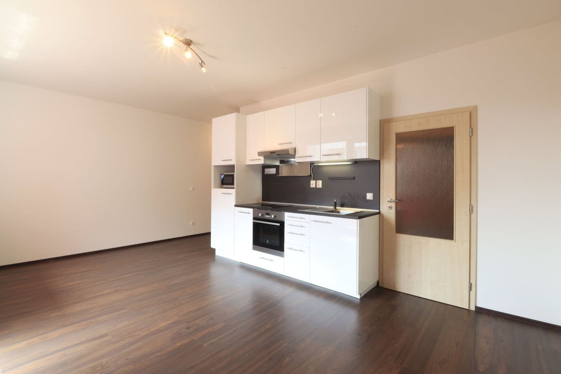 Pronájem bytu 1+kk 37 m², Farkašova, Praha, Praha Pronájem bytu 1+kk 37 m², Farkašova, Praha, Praha