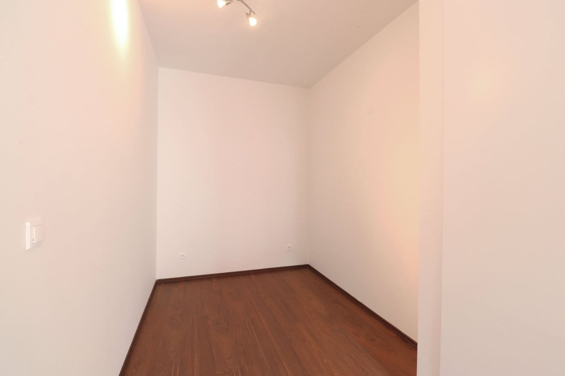 Pronájem bytu 1+kk 37 m², Farkašova, Praha, Praha Pronájem bytu 1+kk 37 m², Farkašova, Praha, Praha