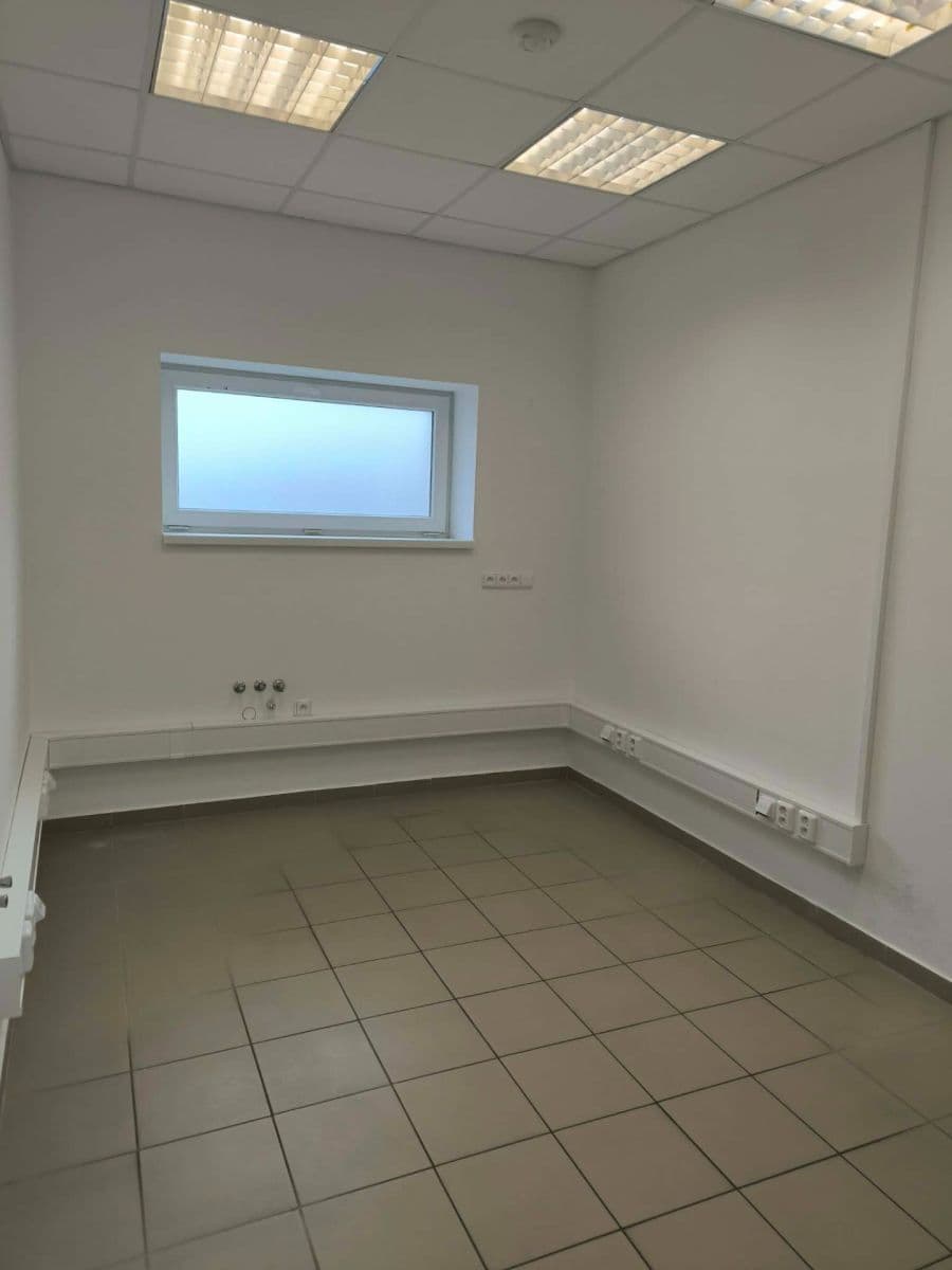 Pronájem nebytového prostoru 210 m², Bílanská, Kroměříž, Zlínský kraj Pronájem nebytového prostoru 210 m², Bílanská, Kroměříž, Zlínský kraj