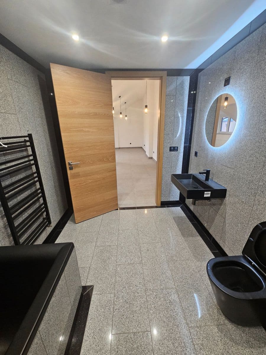 Pronájem bytu 72 m², Bělehradská, Ústí nad Labem, Ústecký kraj Pronájem bytu 72 m², Bělehradská, Ústí nad Labem, Ústecký kraj