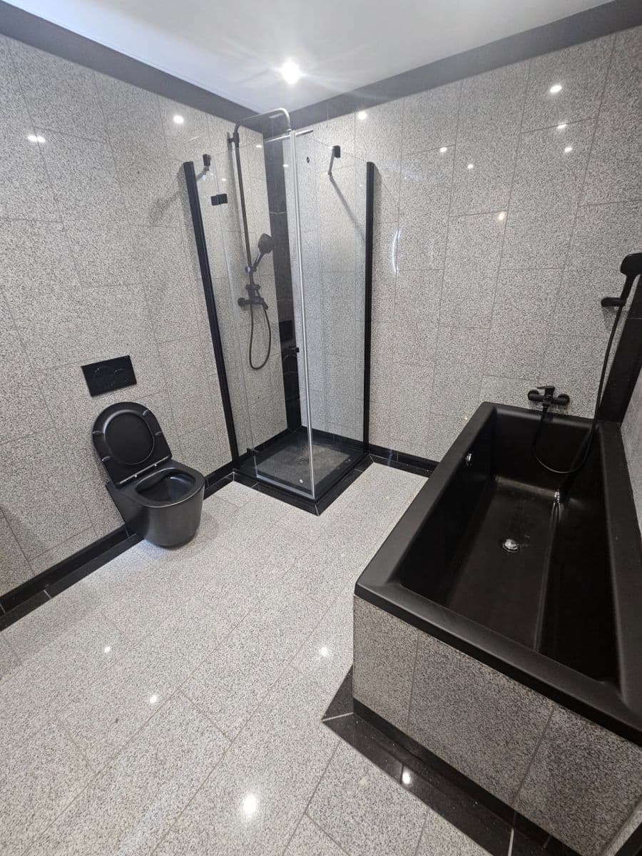 Pronájem bytu 72 m², Bělehradská, Ústí nad Labem, Ústecký kraj Pronájem bytu 72 m², Bělehradská, Ústí nad Labem, Ústecký kraj