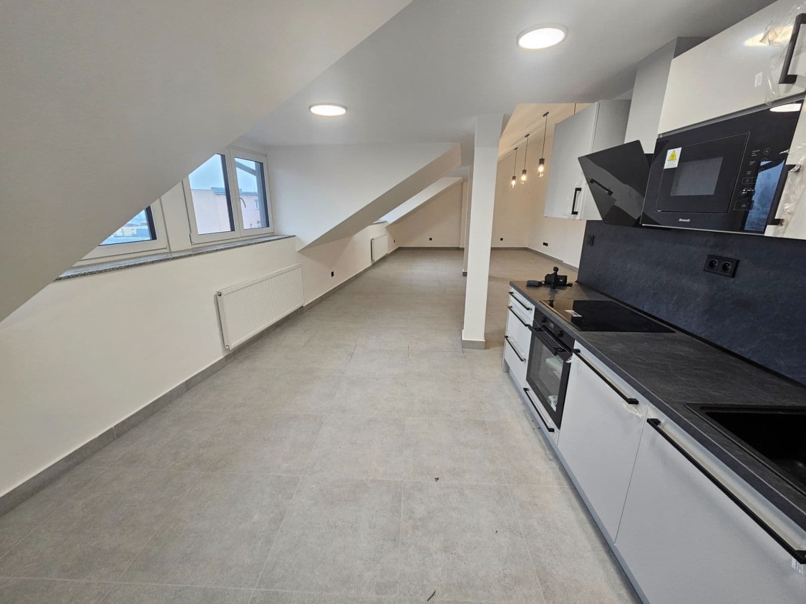 Pronájem bytu 72 m², Bělehradská, Ústí nad Labem, Ústecký kraj Pronájem bytu 72 m², Bělehradská, Ústí nad Labem, Ústecký kraj