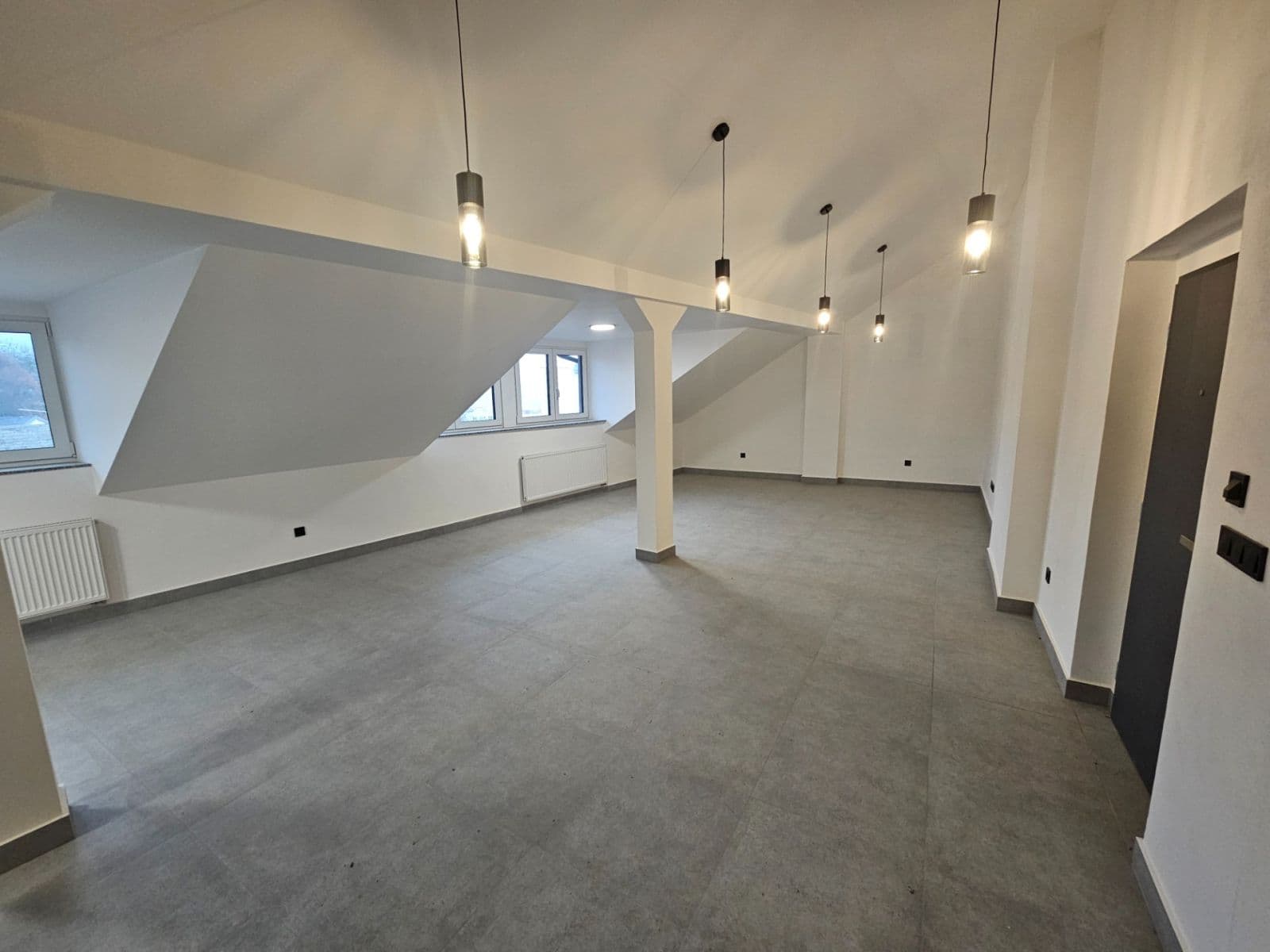 Pronájem bytu 72 m², Bělehradská, Ústí nad Labem, Ústecký kraj Pronájem bytu 72 m², Bělehradská, Ústí nad Labem, Ústecký kraj