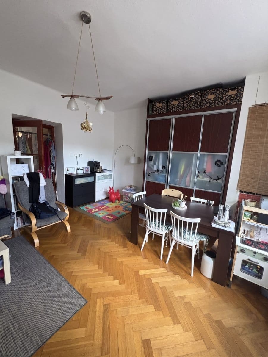 Prodej bytu 2+1 61 m², Puklicova, České Budějovice, Jihočeský kraj Prodej bytu 2+1 61 m², Puklicova, České Budějovice, Jihočeský kraj