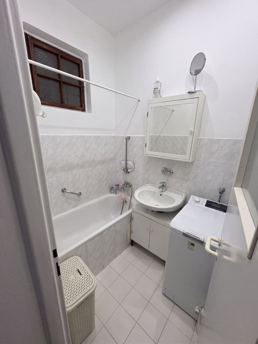Prodej bytu 2+1 61 m², Puklicova, České Budějovice, Jihočeský kraj Prodej bytu 2+1 61 m², Puklicova, České Budějovice, Jihočeský kraj