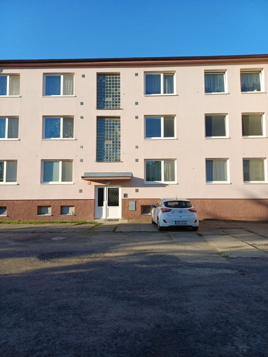 Pronájem bytu 2+kk 41 m², Revoluční, Buštěhrad, Středočeský kraj Pronájem bytu 2+kk 41 m², Revoluční, Buštěhrad, Středočeský kraj