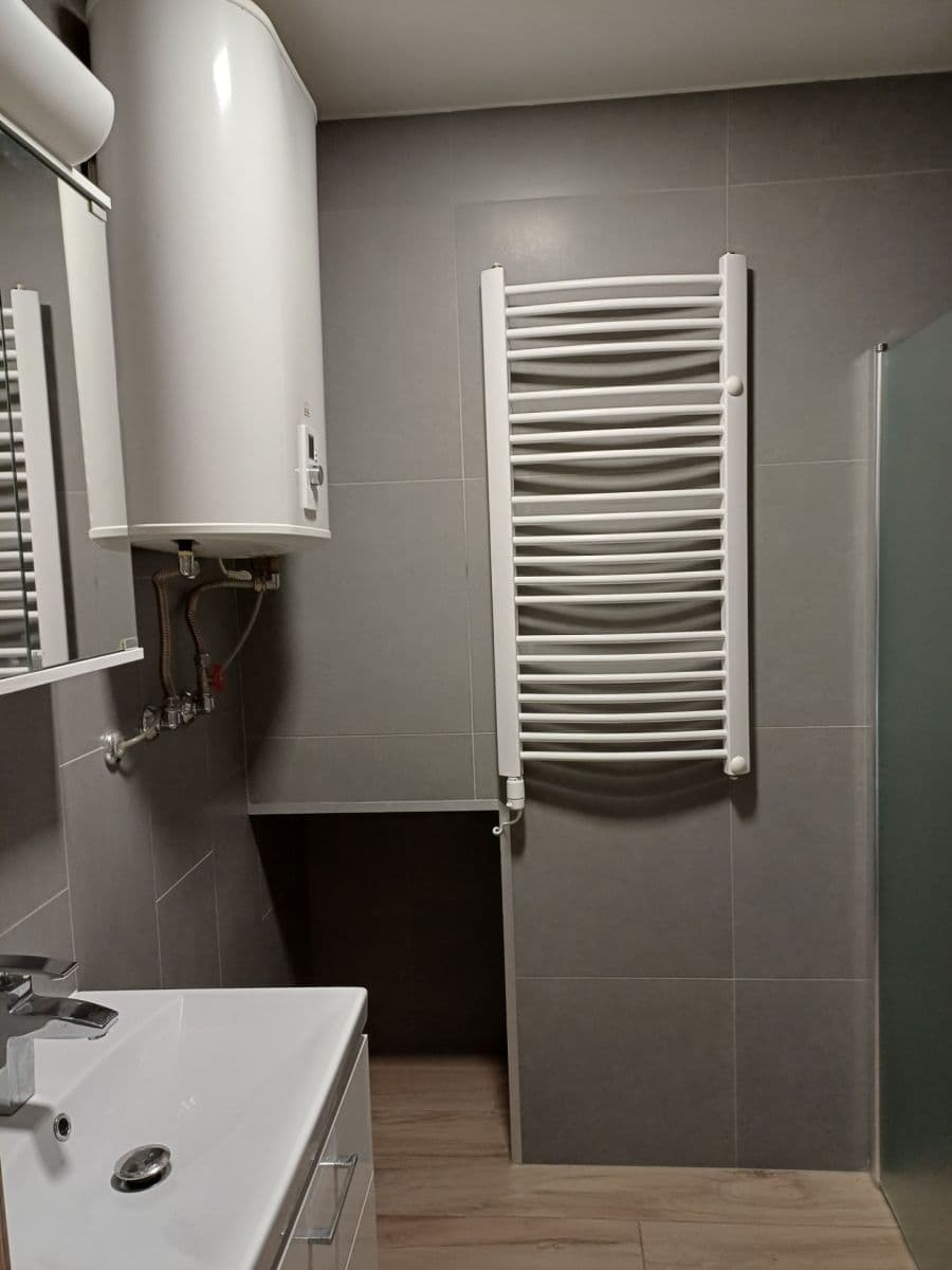 Pronájem bytu 2+kk 41 m², Revoluční, Buštěhrad, Středočeský kraj Pronájem bytu 2+kk 41 m², Revoluční, Buštěhrad, Středočeský kraj
