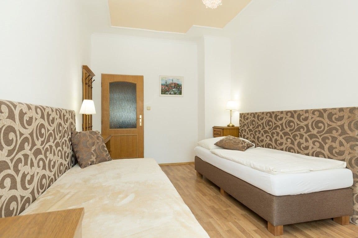Pronájem domu 230 m², pozemek 382 m², Sadová, Karlovy Vary, Karlovarský kraj Pronájem domu 230 m², pozemek 382 m², Sadová, Karlovy Vary, Karlovarský kraj
