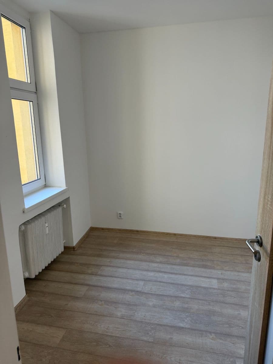 Pronájem bytu 3+1 90 m², Balcarova, Ostrava, Moravskoslezský kraj Pronájem bytu 3+1 90 m², Balcarova, Ostrava, Moravskoslezský kraj