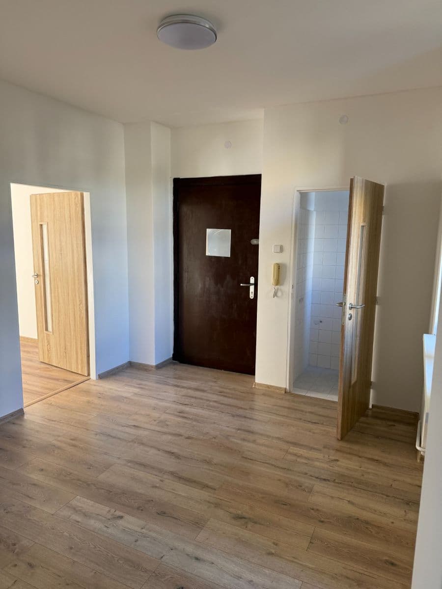 Pronájem bytu 3+1 90 m², Balcarova, Ostrava, Moravskoslezský kraj Pronájem bytu 3+1 90 m², Balcarova, Ostrava, Moravskoslezský kraj