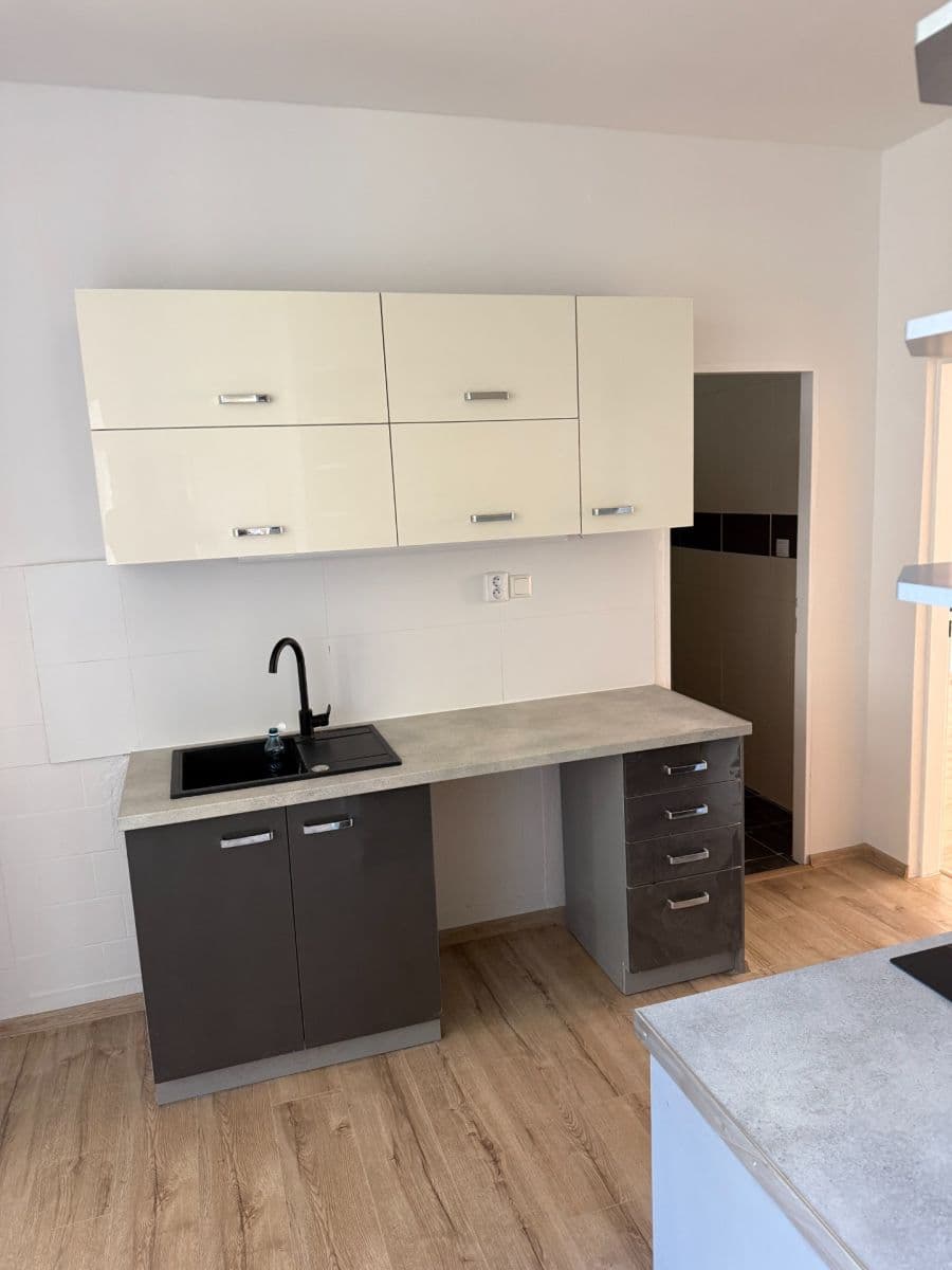 Pronájem bytu 3+1 90 m², Balcarova, Ostrava, Moravskoslezský kraj Pronájem bytu 3+1 90 m², Balcarova, Ostrava, Moravskoslezský kraj