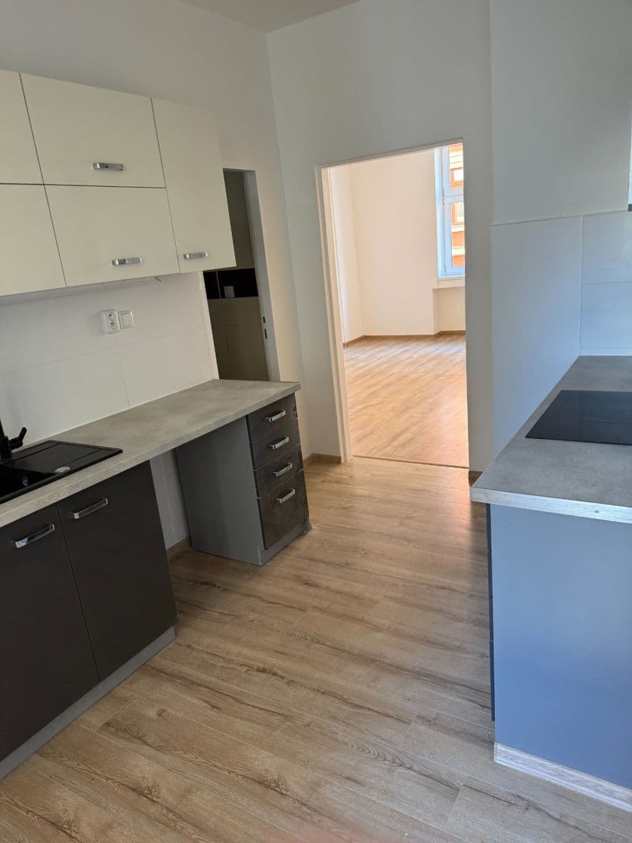Pronájem bytu 3+1 90 m², Balcarova, Ostrava, Moravskoslezský kraj Pronájem bytu 3+1 90 m², Balcarova, Ostrava, Moravskoslezský kraj