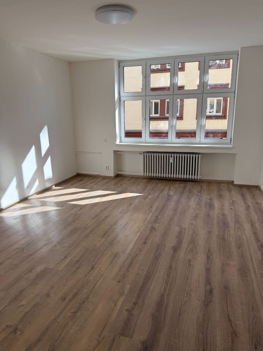Pronájem bytu 3+1 90 m², Balcarova, Ostrava, Moravskoslezský kraj Pronájem bytu 3+1 90 m², Balcarova, Ostrava, Moravskoslezský kraj
