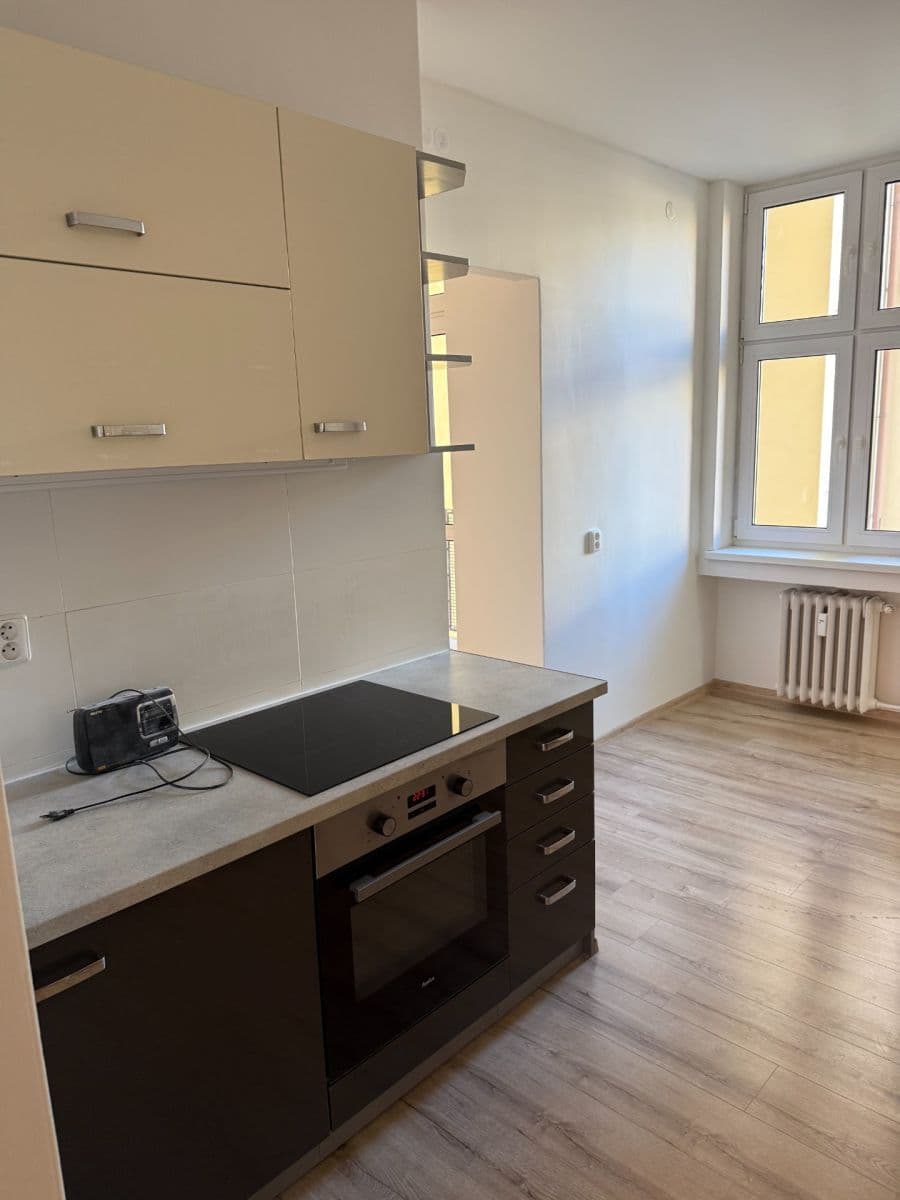 Pronájem bytu 3+1 90 m², Balcarova, Ostrava, Moravskoslezský kraj Pronájem bytu 3+1 90 m², Balcarova, Ostrava, Moravskoslezský kraj