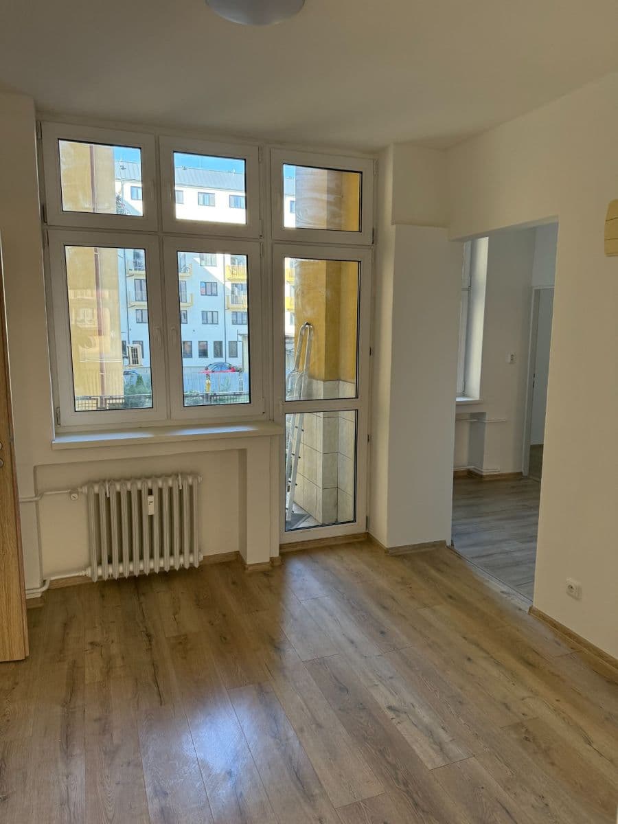 Pronájem bytu 3+1 90 m², Balcarova, Ostrava, Moravskoslezský kraj Pronájem bytu 3+1 90 m², Balcarova, Ostrava, Moravskoslezský kraj