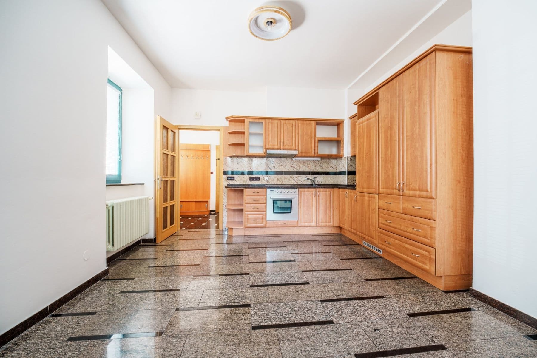 Pronájem bytu 1+kk 35 m², Pravá, Praha, Praha Pronájem bytu 1+kk 35 m², Pravá, Praha, Praha