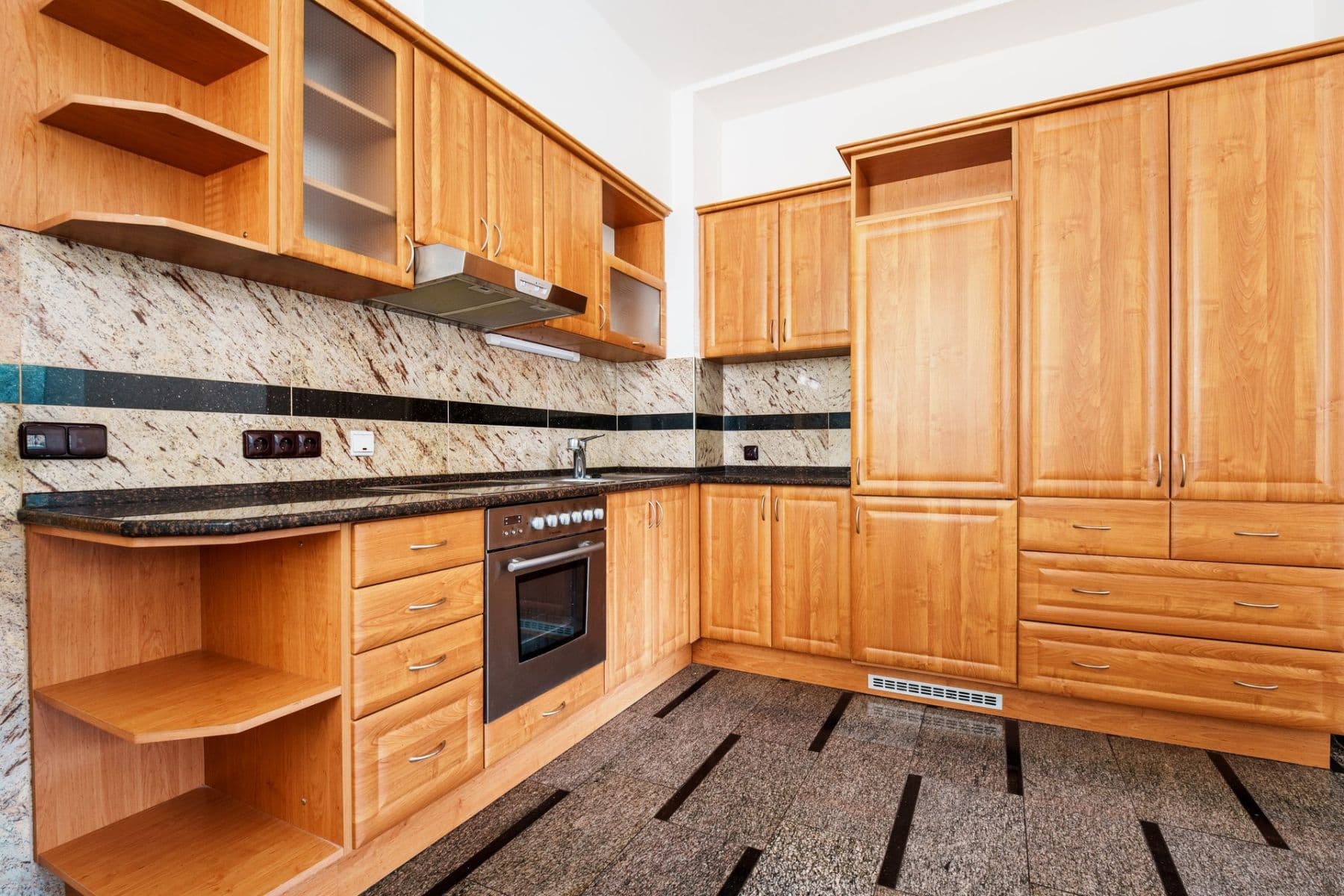 Pronájem bytu 1+kk 35 m², Pravá, Praha, Praha Pronájem bytu 1+kk 35 m², Pravá, Praha, Praha