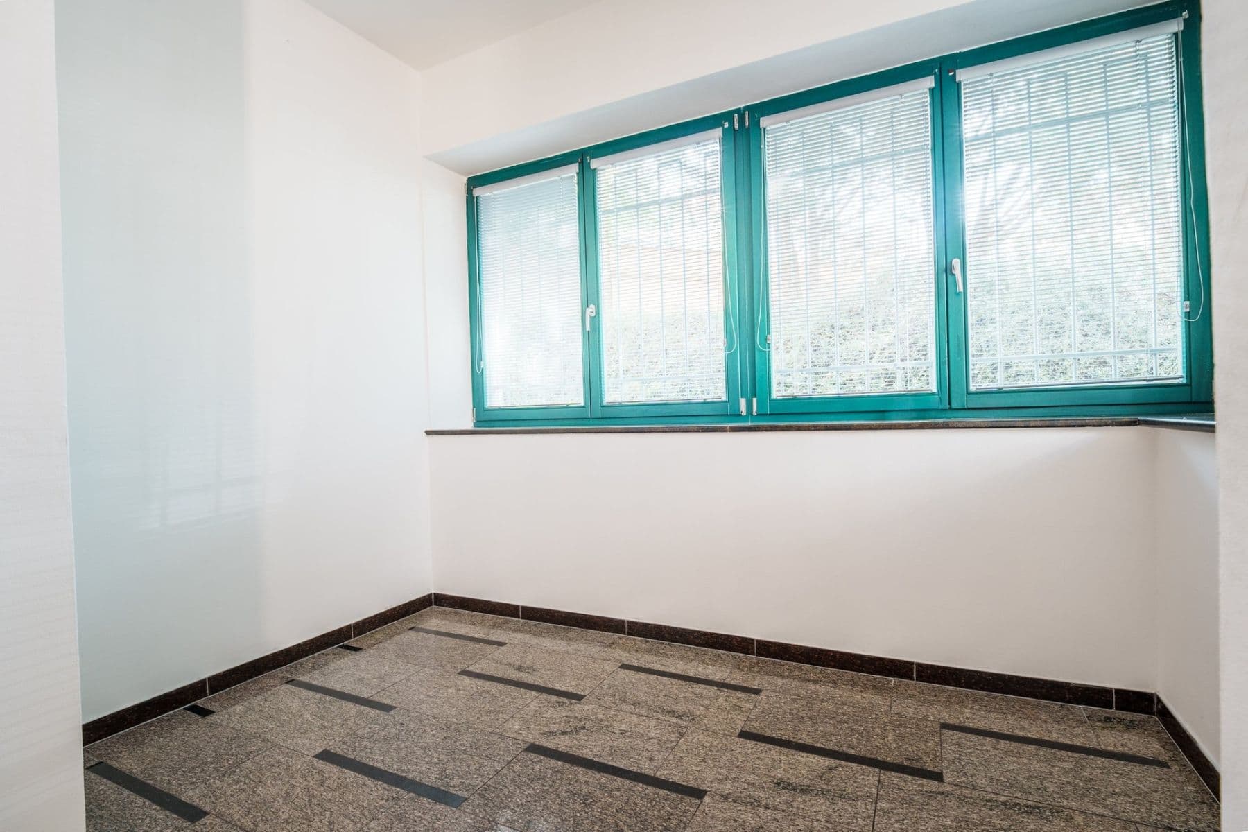 Pronájem bytu 1+kk 35 m², Pravá, Praha, Praha Pronájem bytu 1+kk 35 m², Pravá, Praha, Praha
