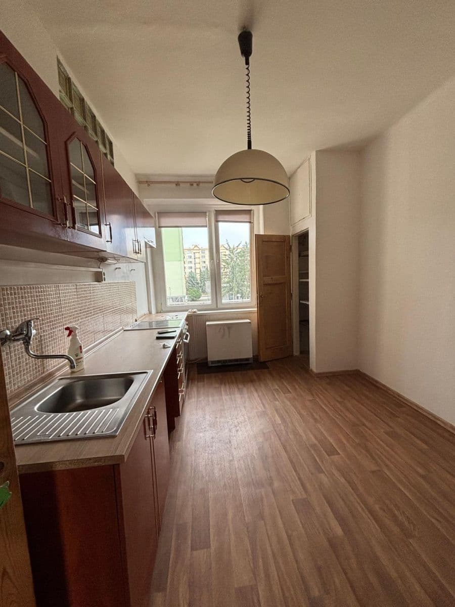 Pronájem bytu 1+1 42 m², Rakovnická, Děčín, Ústecký kraj Pronájem bytu 1+1 42 m², Rakovnická, Děčín, Ústecký kraj