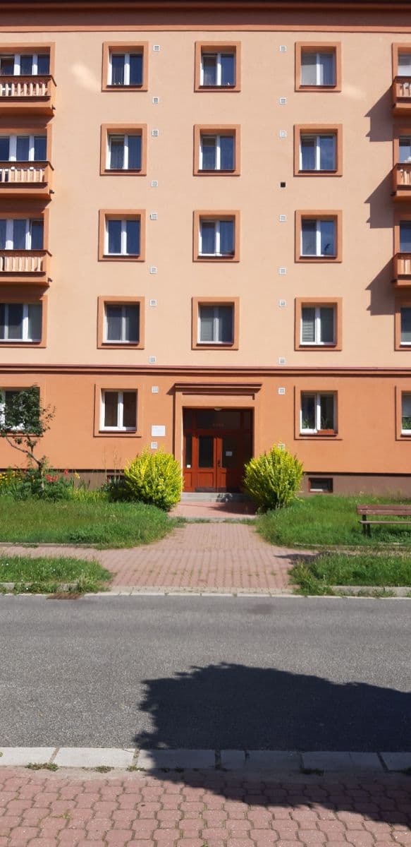 Pronájem bytu 2+1 58 m², Josefa Ressla, Pardubice, Pardubický kraj Pronájem bytu 2+1 58 m², Josefa Ressla, Pardubice, Pardubický kraj